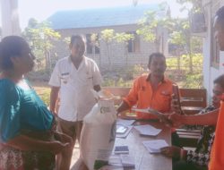 Ratusan Warga Desa Kletek Terima Bantuan Pangan,Kades Berharap Bisa Ringankan Beban Masyarakat