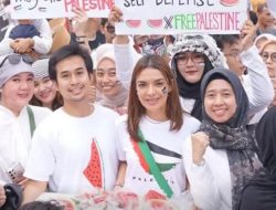 Najwa Shihab Bersama CEO Kitabisa Ikut Turun Ke Monas Bela Palestina