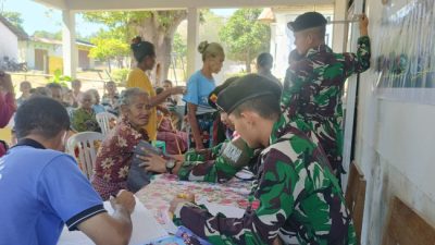 Satgas Yonkav 6/Naga Karimata Berikan Penyuluhan Kesehatan Di Perbatasan.isth