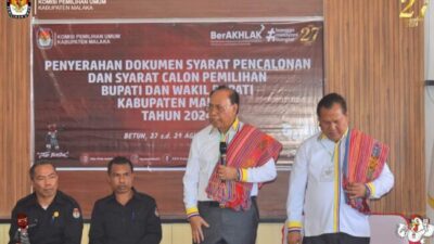 Pasangan Bakal Calon Bupati dan Wakil Bupati Malaka dr Stefanus Bria Seran dan Henri Melki Simu/SBS-HMS dikantor KPU Malaka,Rabu 28/08/2024.isth