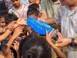 Gubernur NTT Terpilih Melkiades Laka Lena Rayakan Kemenangan Bersama Penyintas Erupsi Gunung Lewotobi