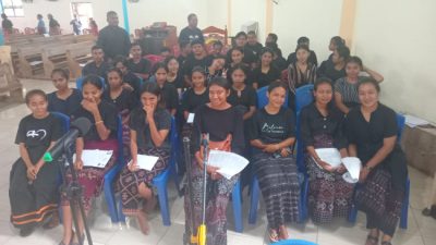 OMK Santa Theresia Loang Sukses Gelar Jalan Salib Tematik 2025