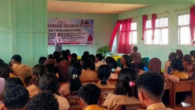 Thomas Swalar Apresiasi, Siswa Lembata Hidupkan Jiwa Puisinya 11 IMG 20251003 WA01241