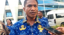 Terima SK P3K, Salmon Wulang Puji Kinerja BKD NTT 5 IMG 20251211 171839 357