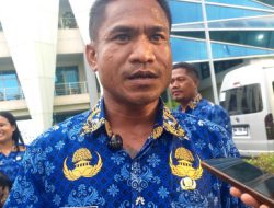 Terima SK P3K, Salmon Wulang Puji Kinerja BKD NTT