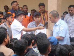 Gubernur Melki Sambangi Seminari Mataloko, Serahkan Bantuan dan Beri Motivasi Para Seminaris 