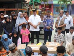 Kunjungi Walisanga Ende, Gubernur Melki Bantu Santri Terdampak Gempa