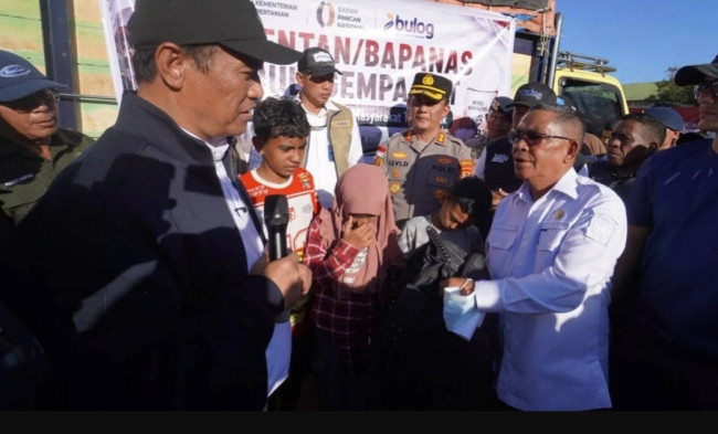 Kepala Bapanas dan Dirut Bulog Tinjau Langsung Penyaluran Bantuan Korban Gempa Flores 1 IMG 20260826 094833