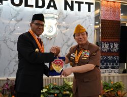 Bintang LVRI di Dada Johni Asadoma: Ketika Seragam Berganti, Jiwa Pengabdian Tak boleh Mati 