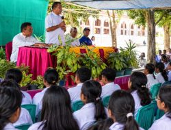 Tinjau SMA Katolik Syuradikara, Gubernur Melki: Perhatian Pemerintah Merata untuk Sekolah Negeri dan Swasta